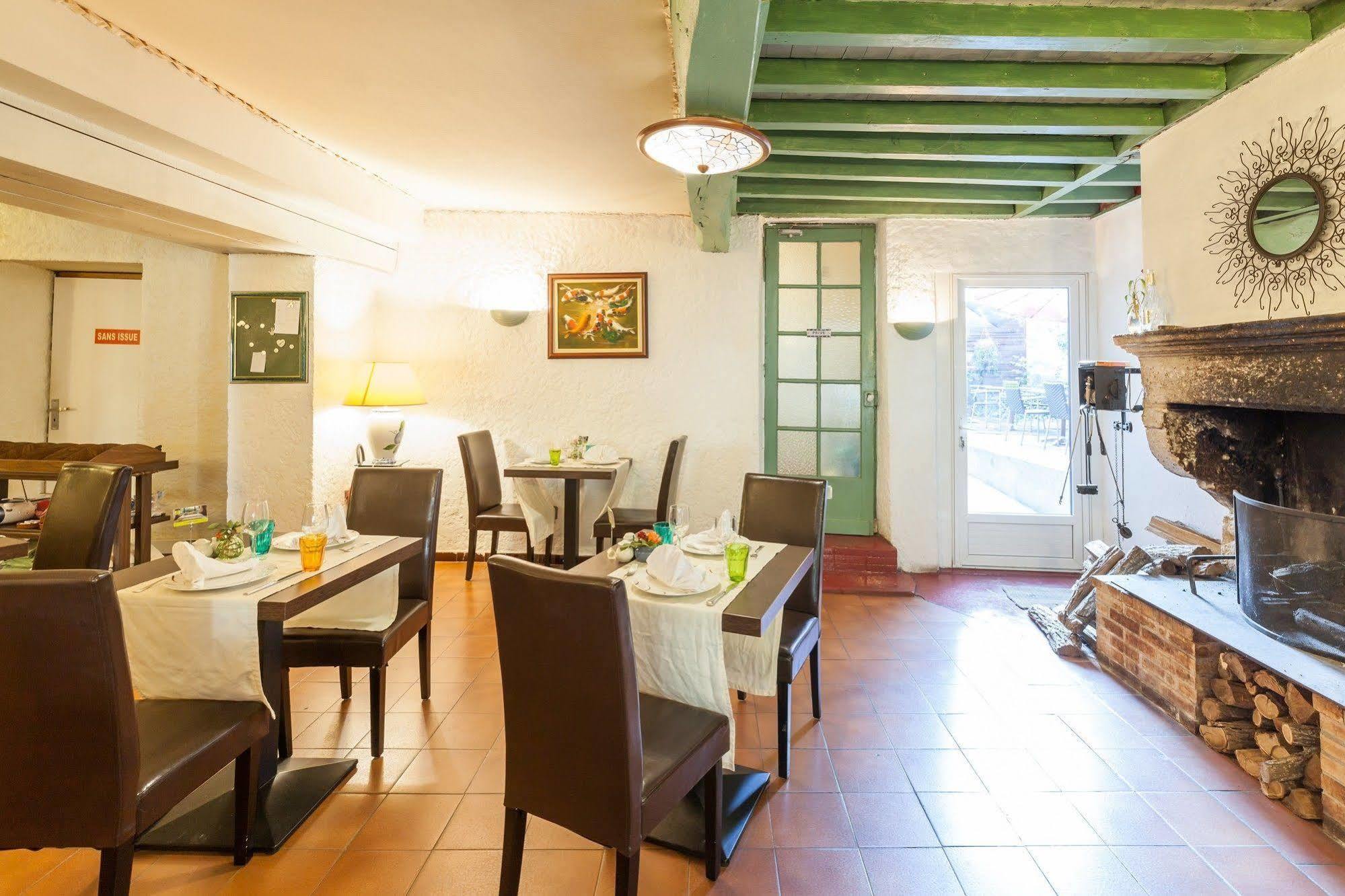 Villandraut Logis Auberge La Cremaillere מראה חיצוני תמונה